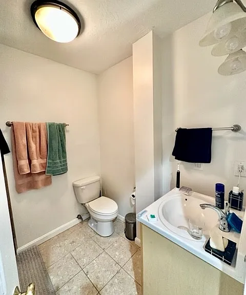 220 Hanover St #12 — Photo 15