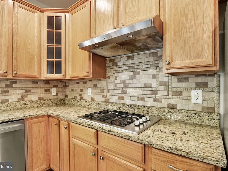 8416 Churchside Dr — Photo 50