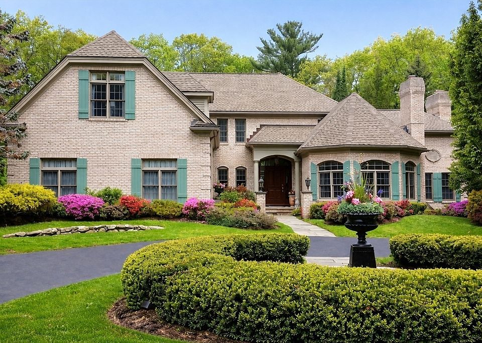 1st image of 20 Cobblestone Pl