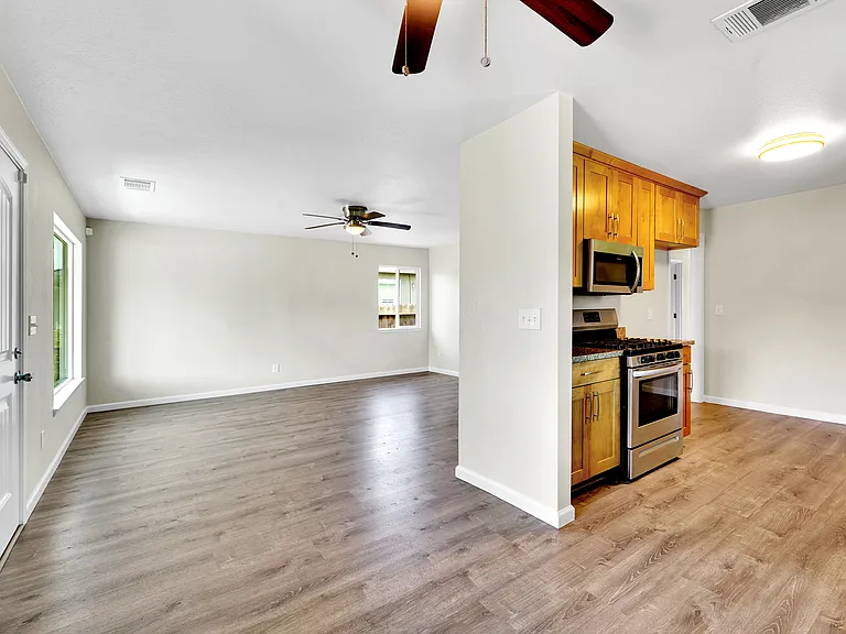 156 Sawyer St — Photo 4