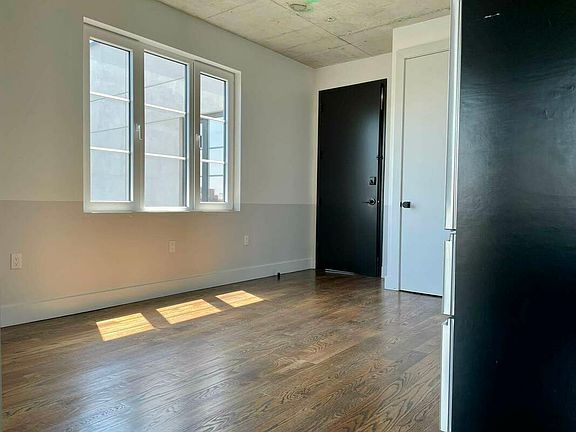 3rd image of 3119 37th Ave #5G