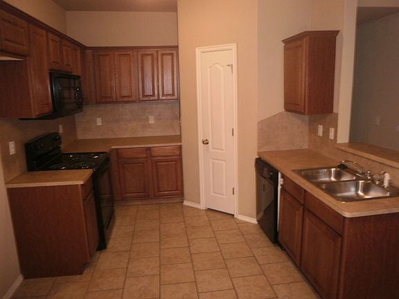 4th image of 4516-18 SE 77th St #4518