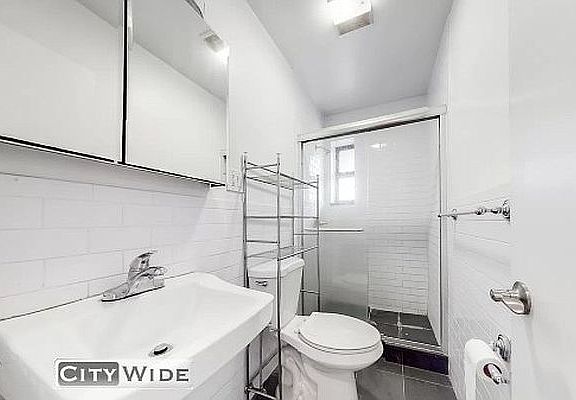 5th image of 401 E 75th St #4G