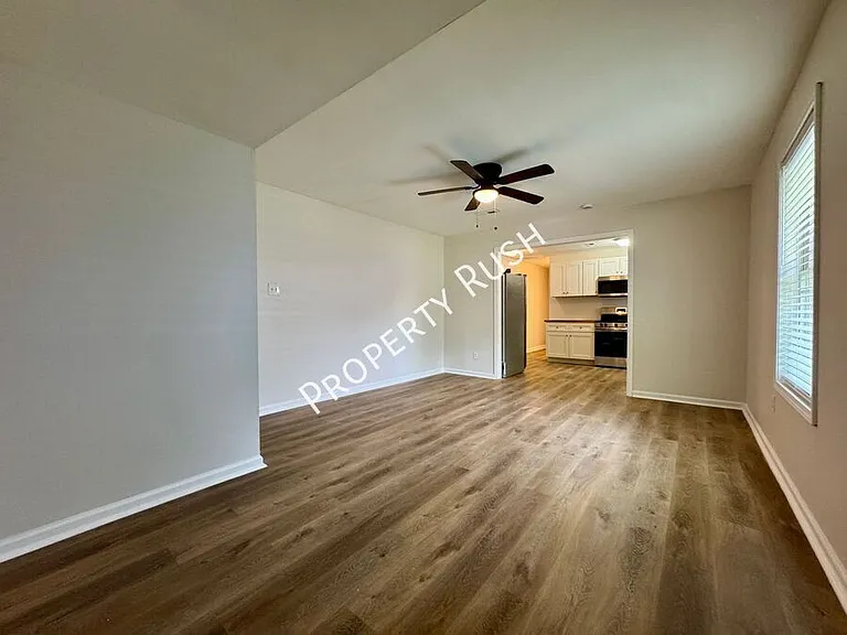 1718 Portland St #B — Photo 5