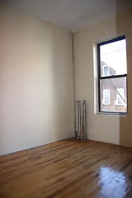 Rented by Lang Realty LLC | media 8