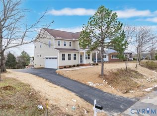 1800 Timberline Dr, Farmville, VA 23901