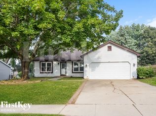 310 Brookwood Trl, McHenry, IL 60050