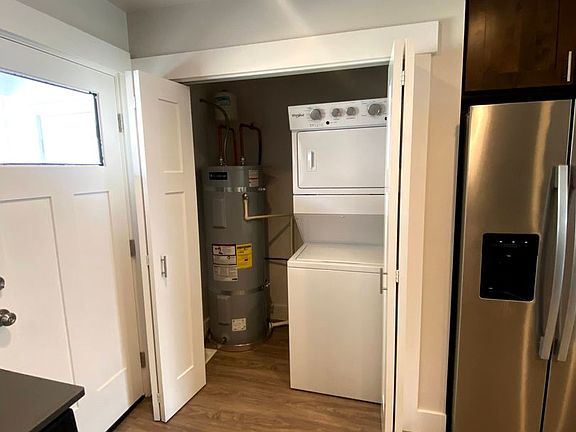 5th image of 1095 N 14th Ave Unit D