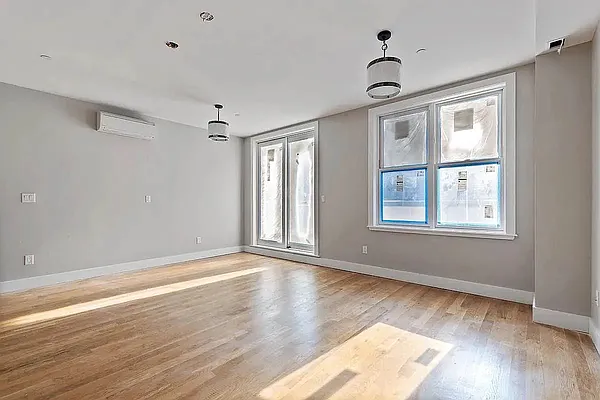 Rented by EXR | media 6