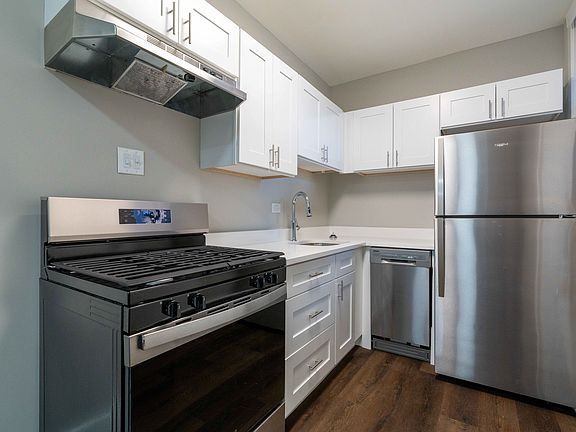 2nd image of 7418-7422 N Damen Ave #2