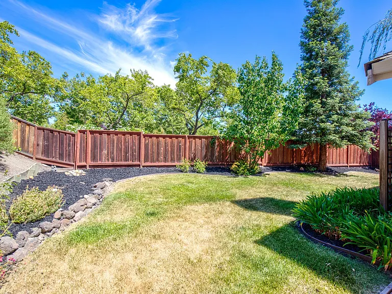 3800 Sheffield Cir — Photo 25