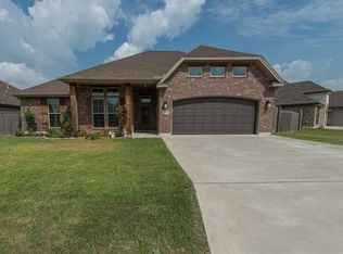 193 Sterling Ridge Dr, Nederland, TX 77627