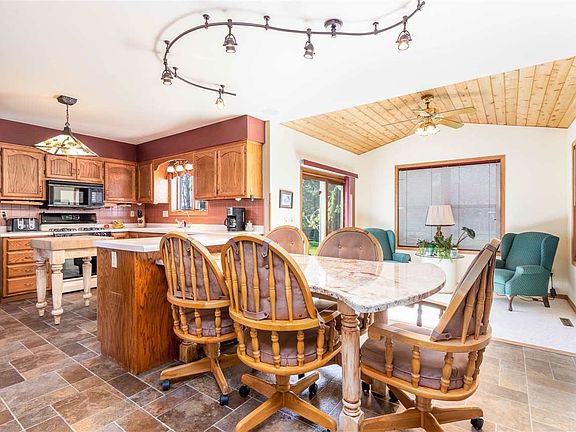 5th image of 3584 Highland Center Dr