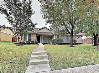 1122 Meriwood Dr, Lewisville, TX 75067