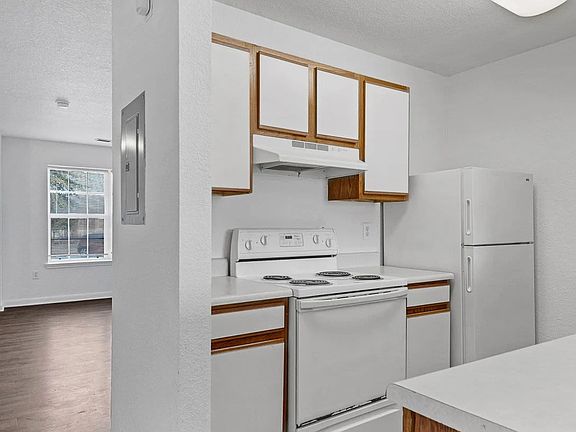 3rd image of 2244 NE Town Centre Blvd #1603
