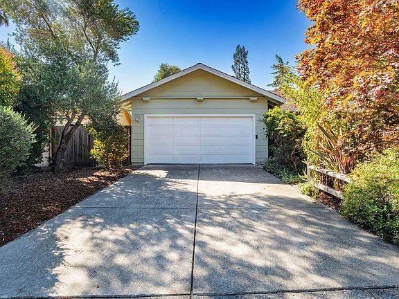 2nd image of 16 San Felipe Way