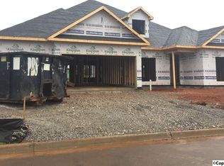 33 Nutcracker Ln, Huntsville, AL 35824