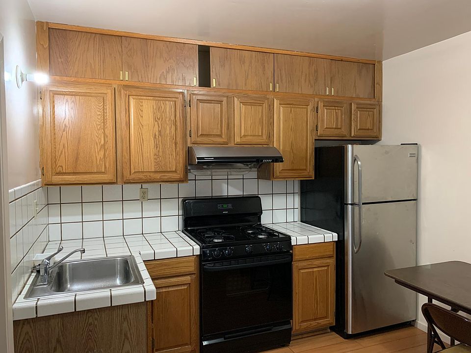 2nd image of 231 Hillcrest Dr
