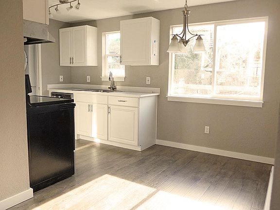 4th image of 502 S Cloverdale St APT 102