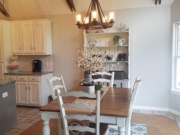 4th image of 113 Terry Ln