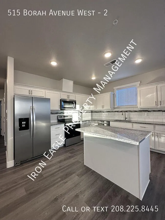 Building Photo - 515 Borah Ave W #2