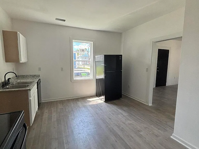 1744 Hicks St — Photo 18