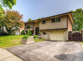 11 Coach Hill Dr, Kitchener, ON N2E1N7