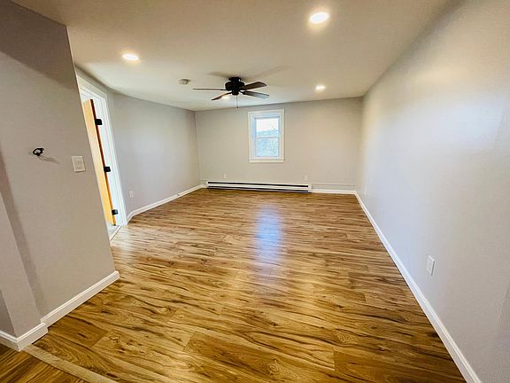 5th image of 129 Friend St #1-3