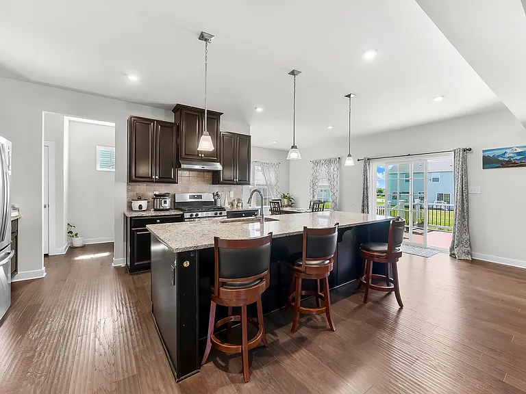 305 Goodwick Dr — Photo 42