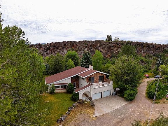 2nd image of 475 Rapid Creek Rd