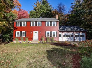 10 Chaucer Road, Nashua, NH 03062