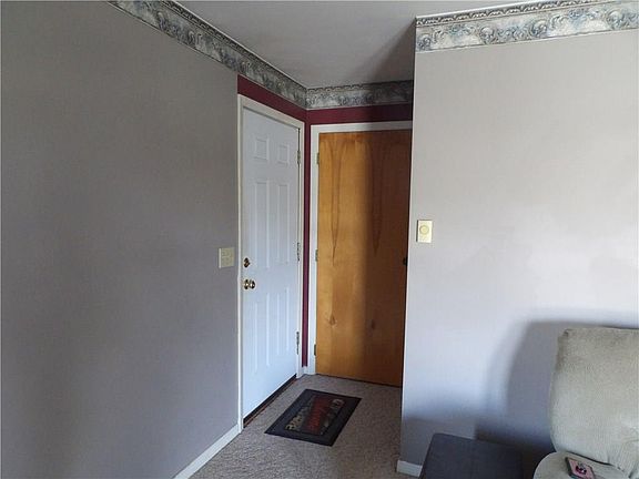 3rd image of 520 N Arlington St