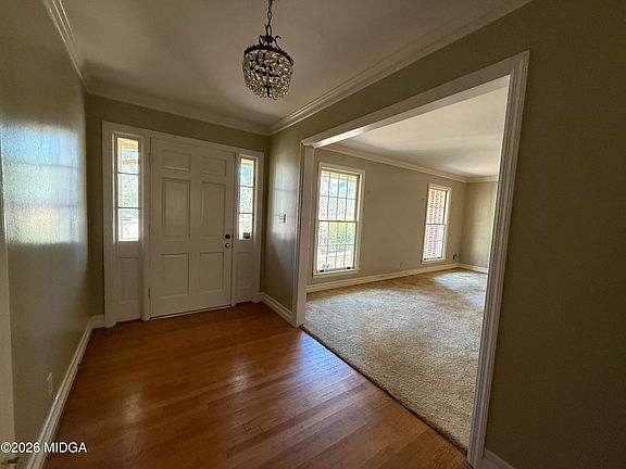 4th image of 888 Fair Oaks Dr