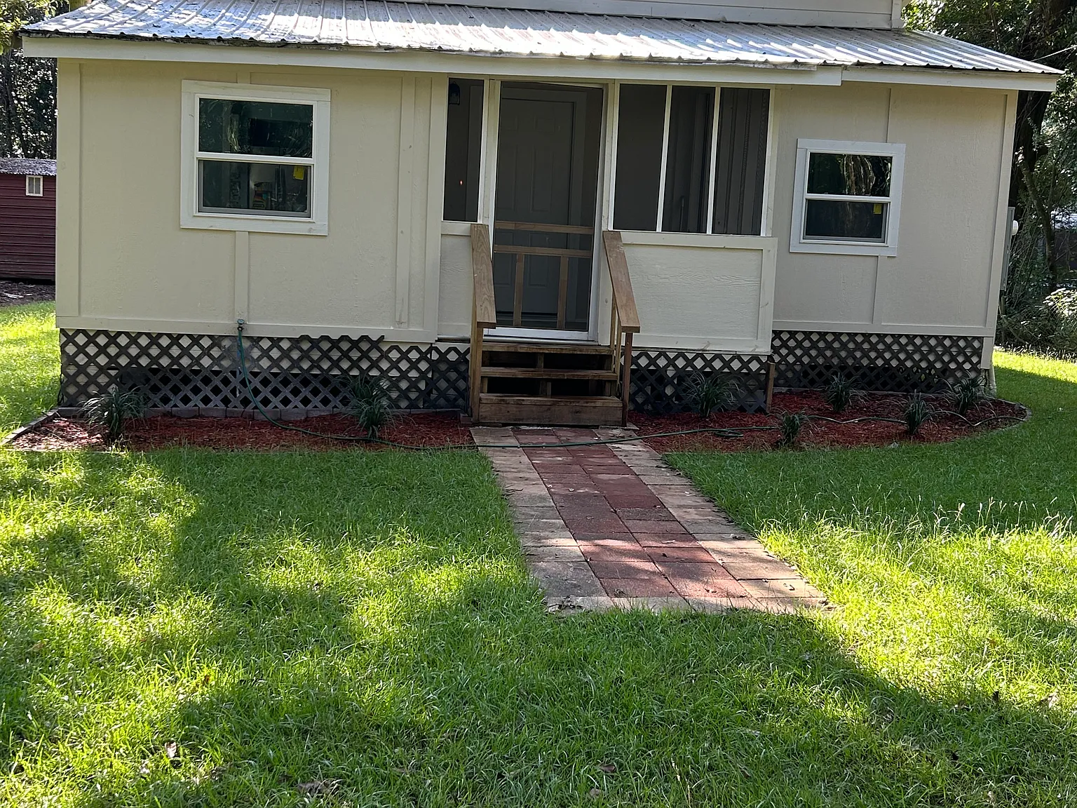 3 bed, 968 sqft, $1,600 — Photo 2