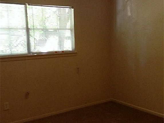 Back bedroom , 2 closets with fan