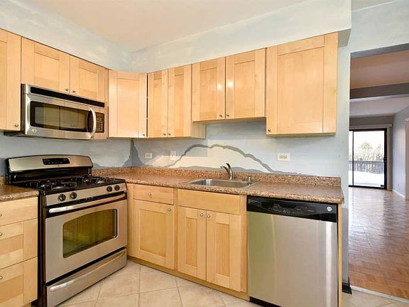 2nd image of 4 Pembrook Dr