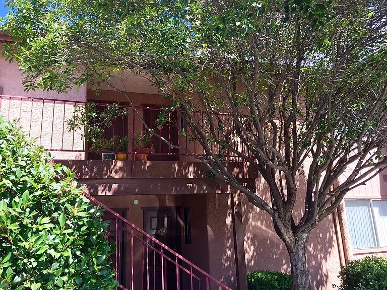250 Sunset Dr #19 — Photo 2