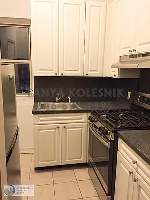 Rented by Metropolitan Property Group | media 12