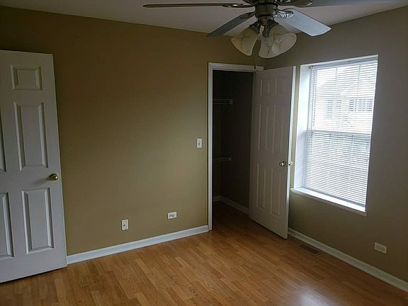 3rd image of 324 Southwicke Dr #324