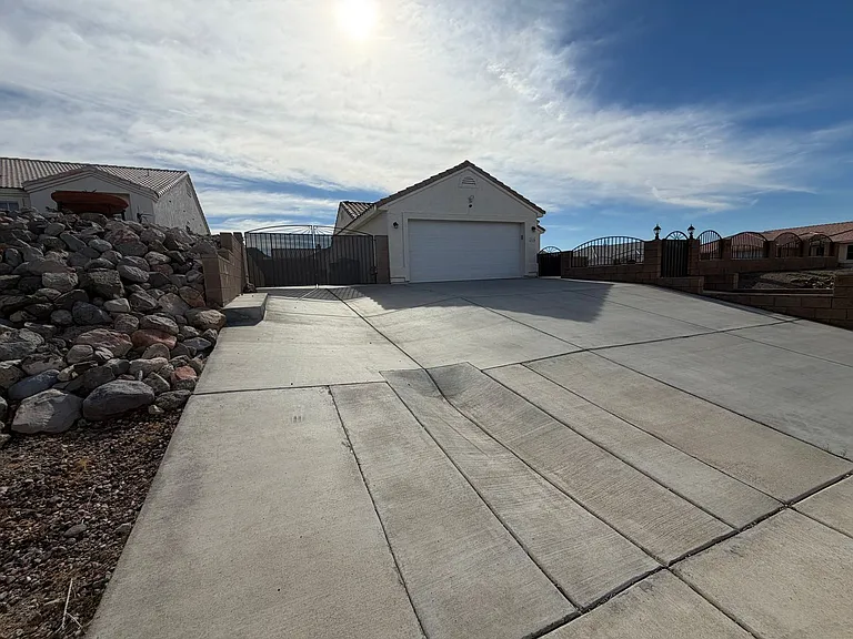 2416 N Ridge Ave — Photo 25