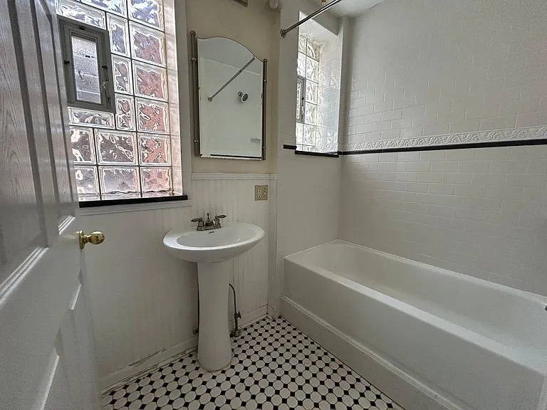 706 S 5th St #2 — Photo 8