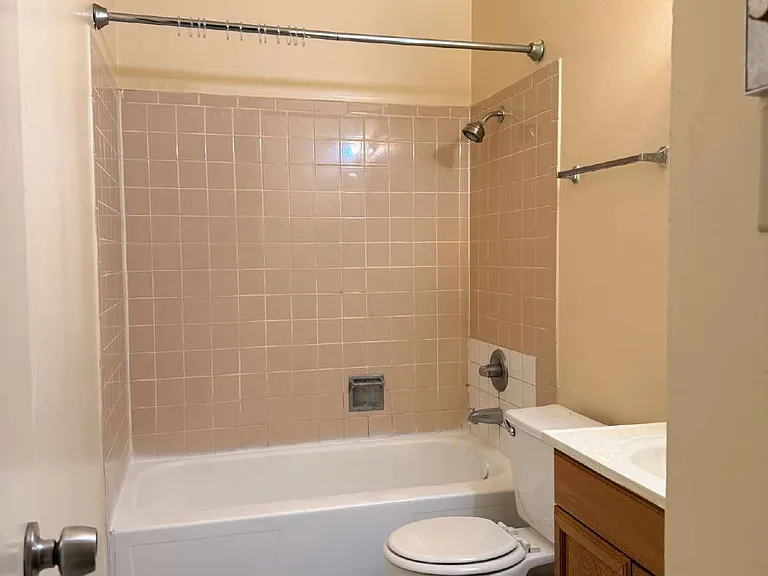 606 Morningview Dr — Photo 9