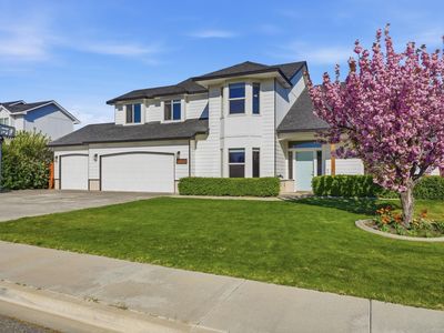 1704 Elmwood Ave, West Richland, WA, 99353