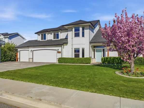 1704 Elmwood Ave, West Richland, WA 99353