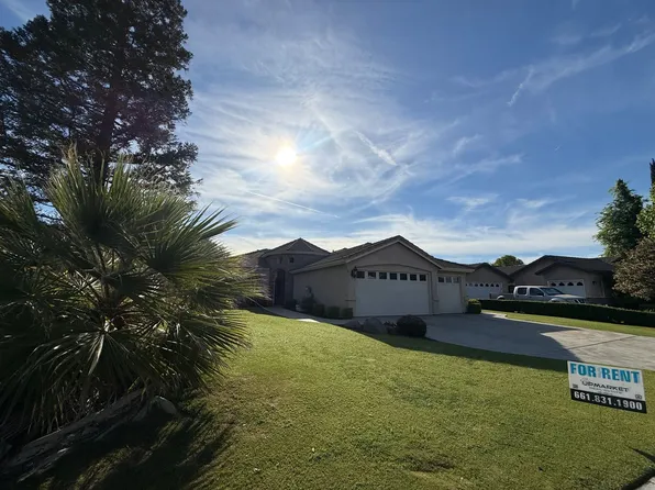 802 Windsor Park Dr, Bakersfield, CA 93311