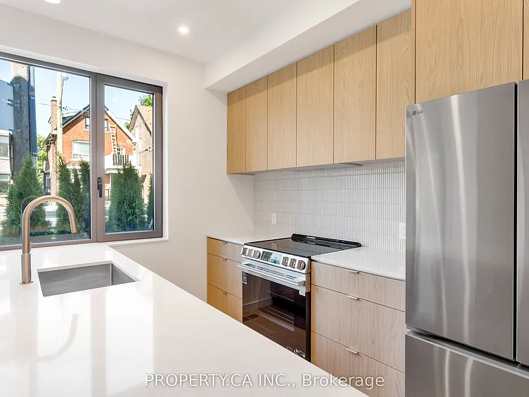 301 Keele St #3 — Photo 8