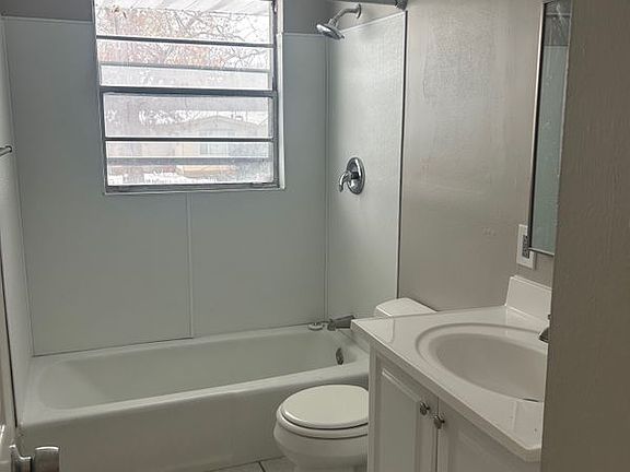 5th image of 1440 Redman Blvd
