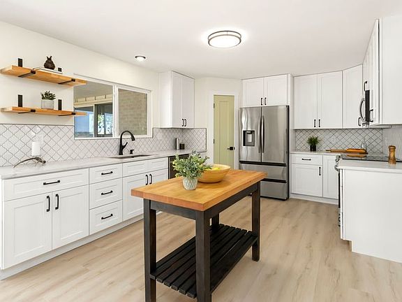 2nd image of 512 N 1st Ave #1