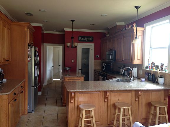 3rd image of 100 Garner Ln