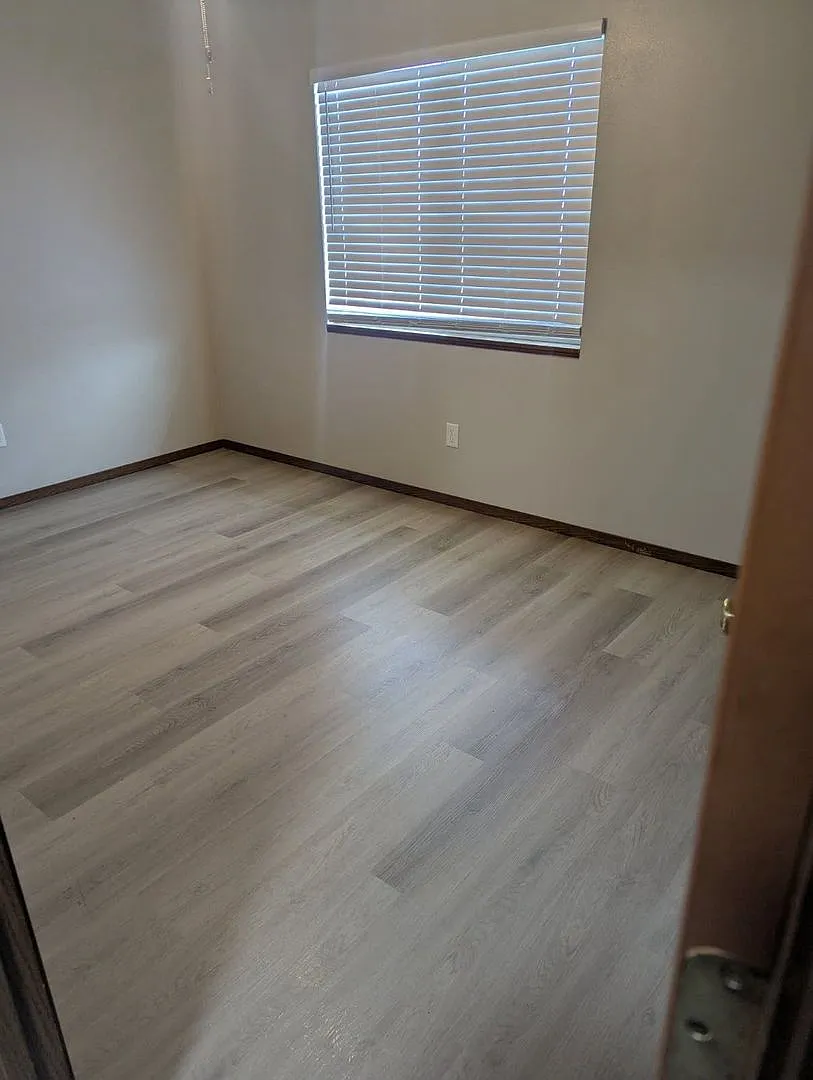 305 East N (Ogallala,NE) - Cedar Wood Apartments — Photo 3